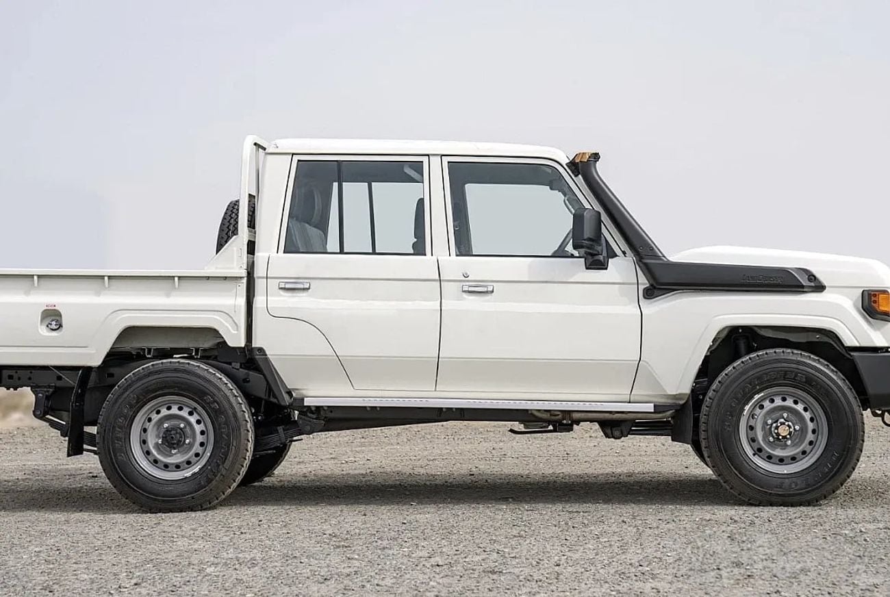 Toyota Land Cruiser 70 4.2 л 2025 г. Белый