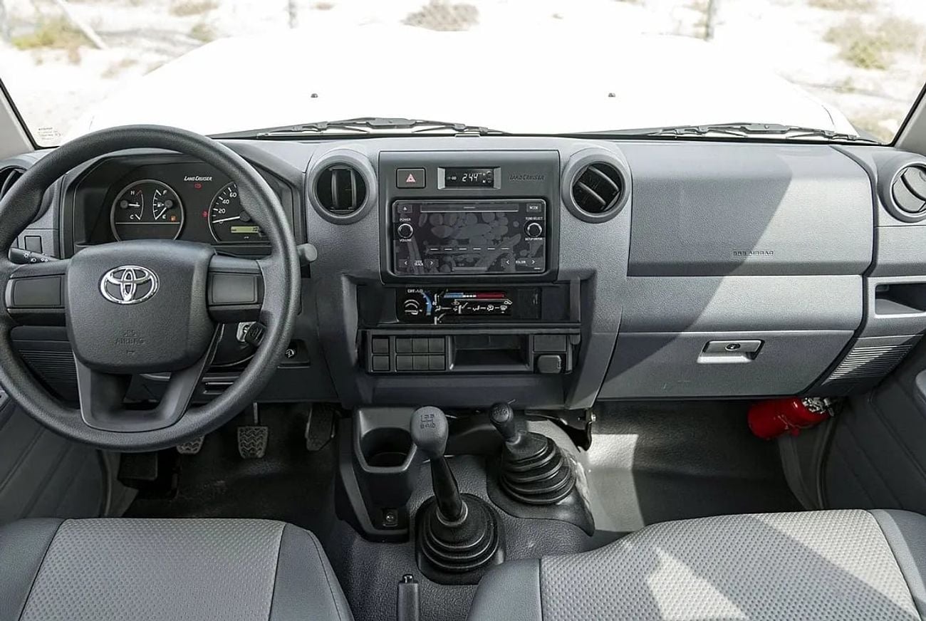 Toyota Land Cruiser 70 4.2 л 2025 г. Белый