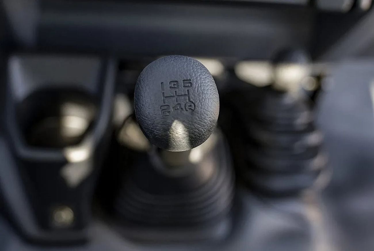 Toyota Land Cruiser 70 4.2 л 2025 г. Белый