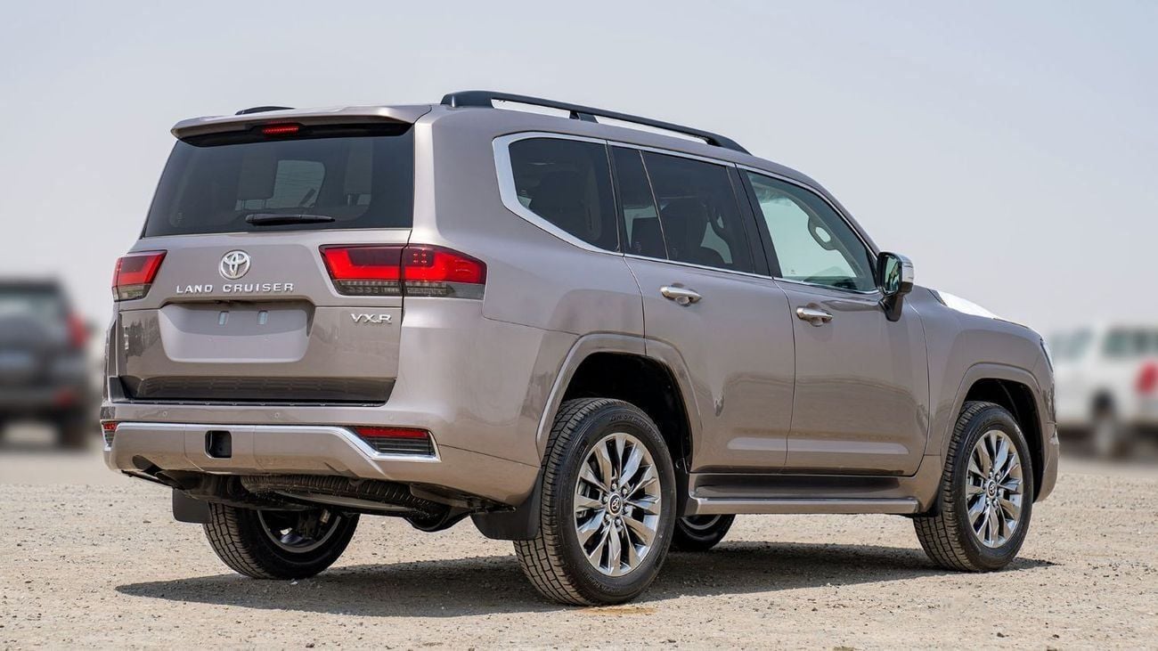 Toyota Land Cruiser 3.5 л 2025 г. Серебристый