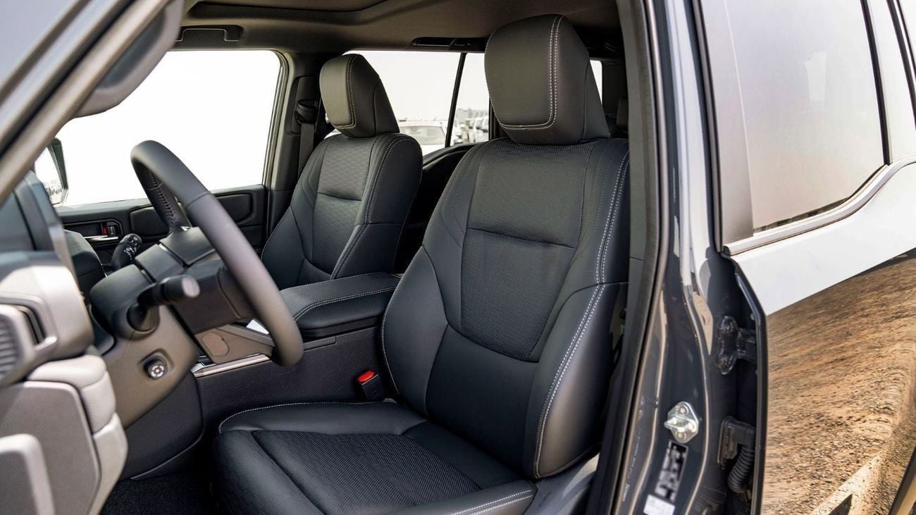 Toyota Prado 2.8 л 2025 г. Серый