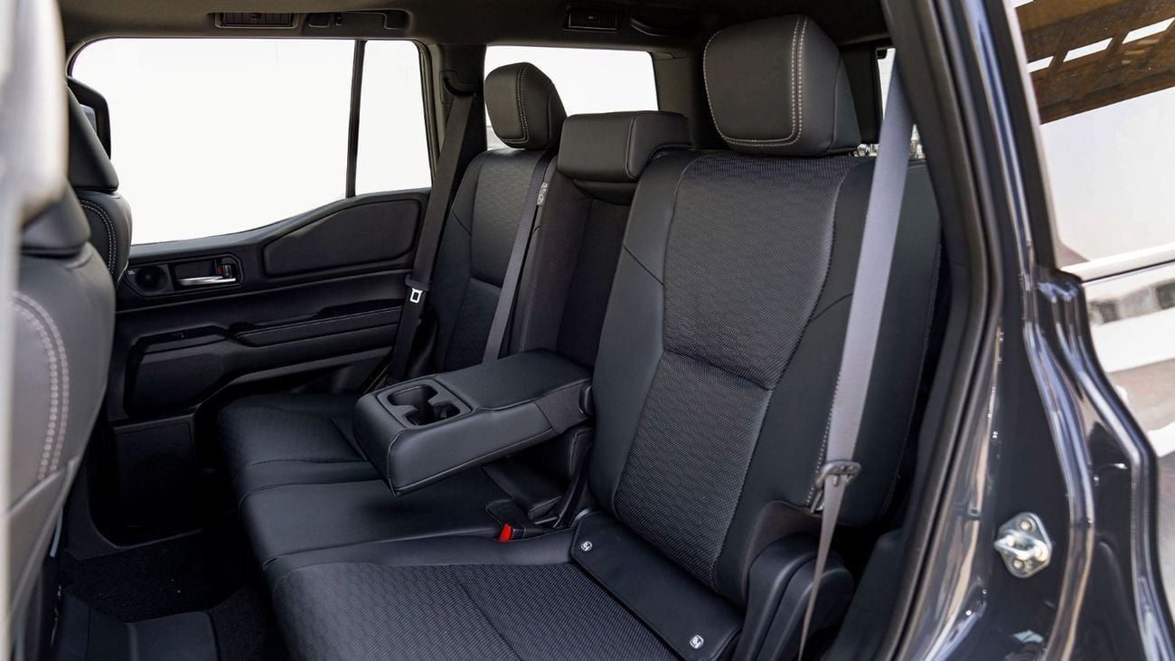 Toyota Prado 2.8 л 2025 г. Серый