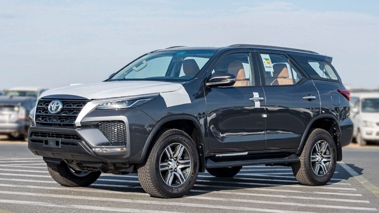 Toyota Fortuner 2.7 л 2026 г. Серый