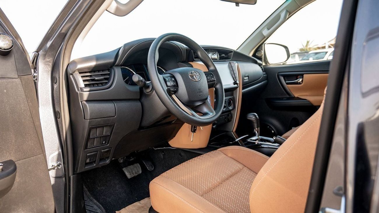 Toyota Fortuner 2.7 л 2026 г. Серый