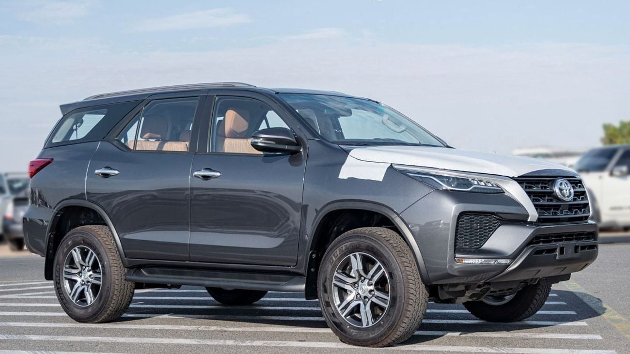 Toyota Fortuner 2.7 л 2026 г. Серый