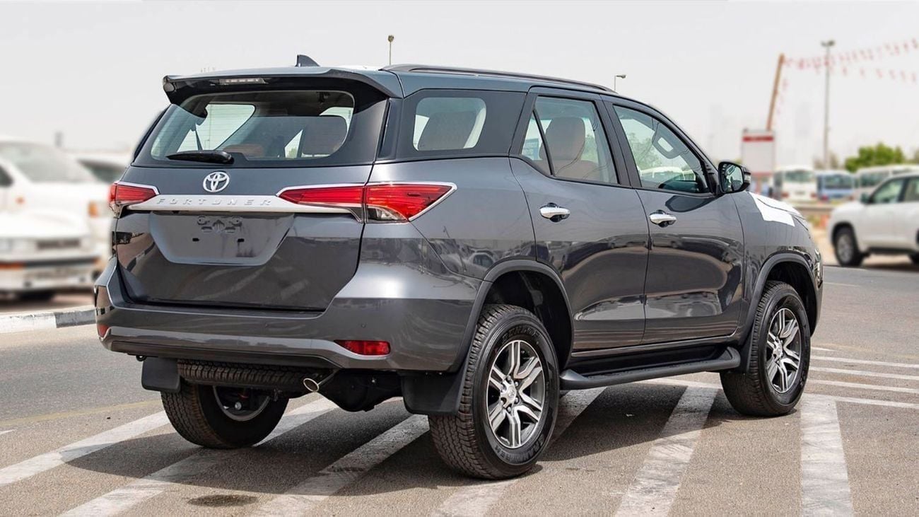 Toyota Fortuner 2.7 л 2026 г. Серый