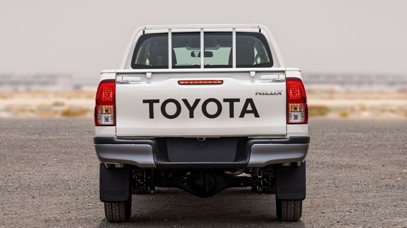 Toyota Hilux 2.4 л 2025 г. Белый