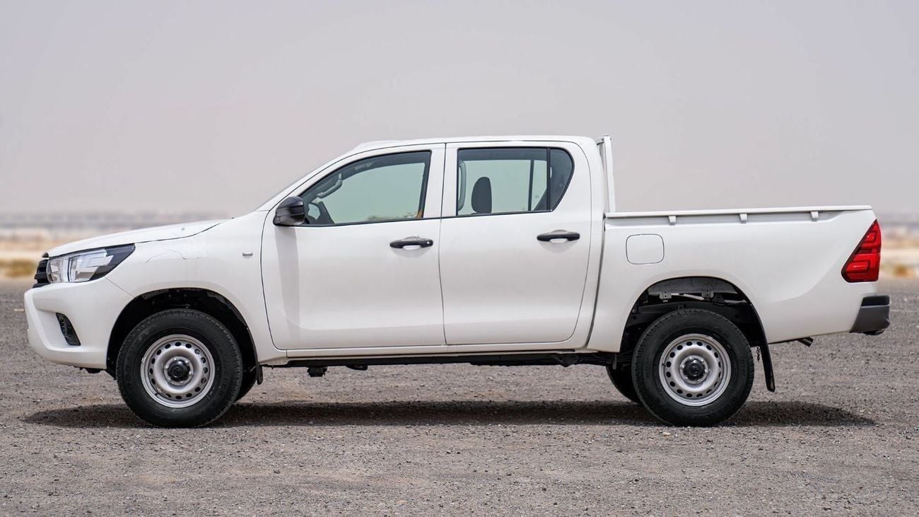 Toyota Hilux 2.4 л 2025 г. Белый