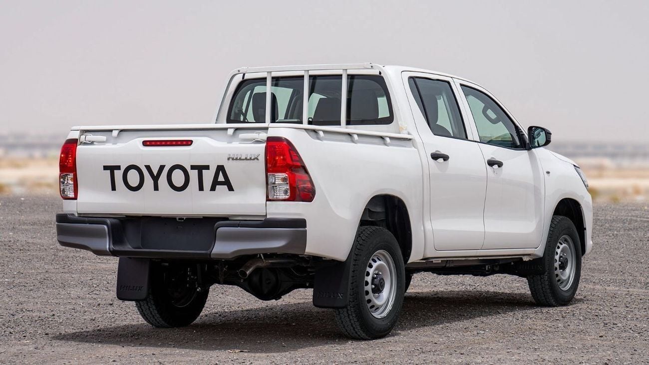 Toyota Hilux 2.4 л 2025 г. Белый