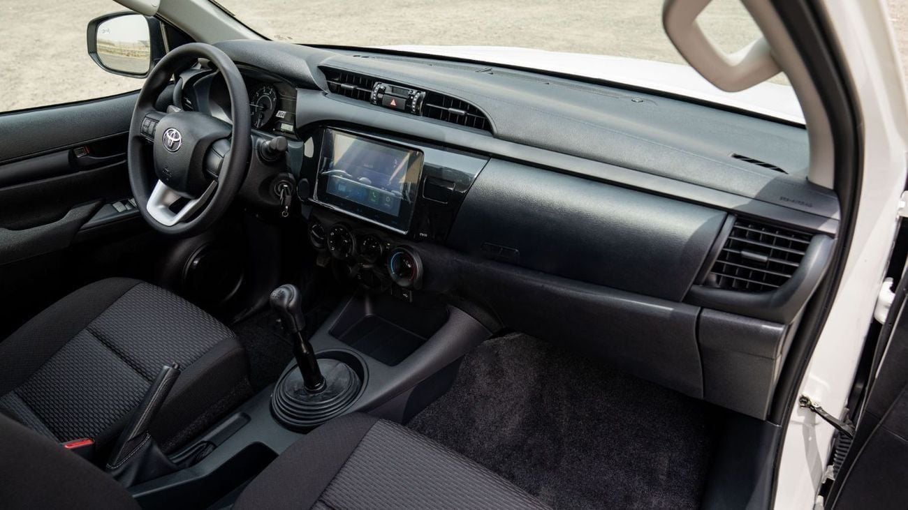 Toyota Hilux 2.4 л 2025 г. Белый