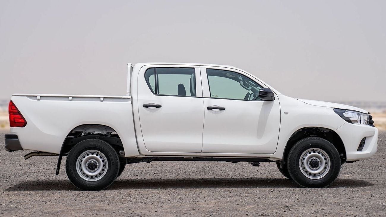 Toyota Hilux 2.4 л 2025 г. Белый