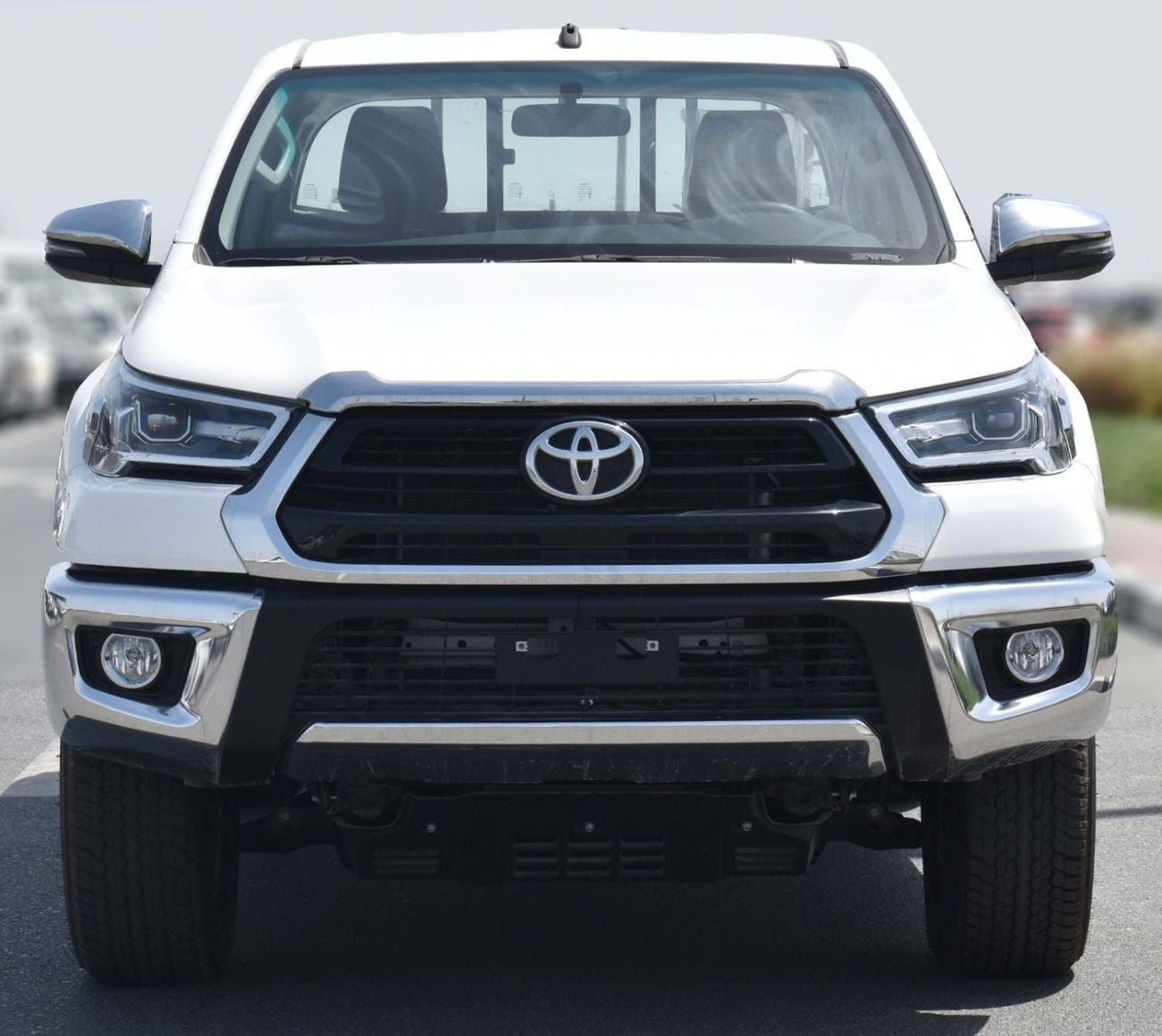 Toyota Hilux 2.7 л 2025 г. Белый