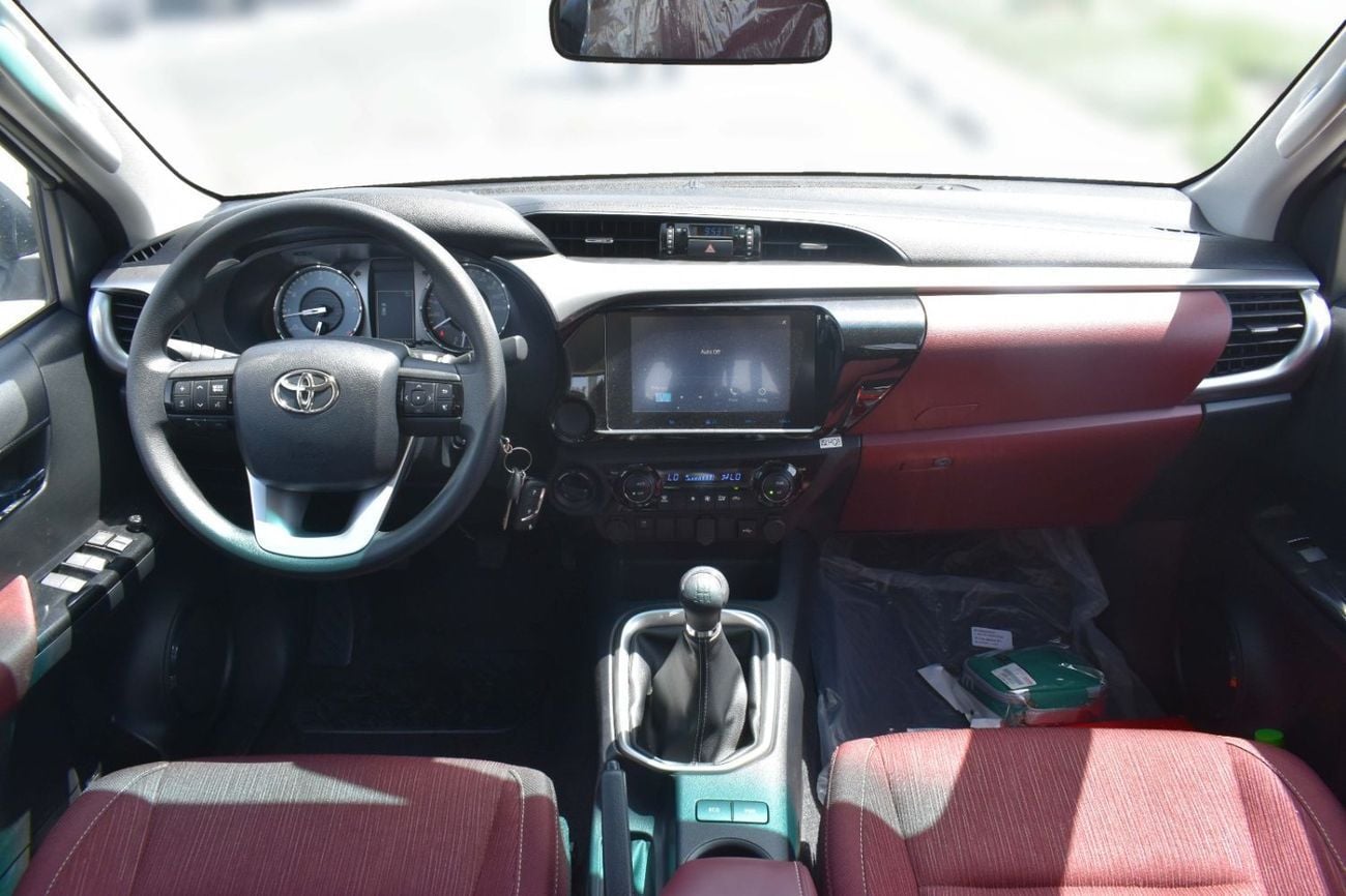 Toyota Hilux 2.7 л 2025 г. Белый