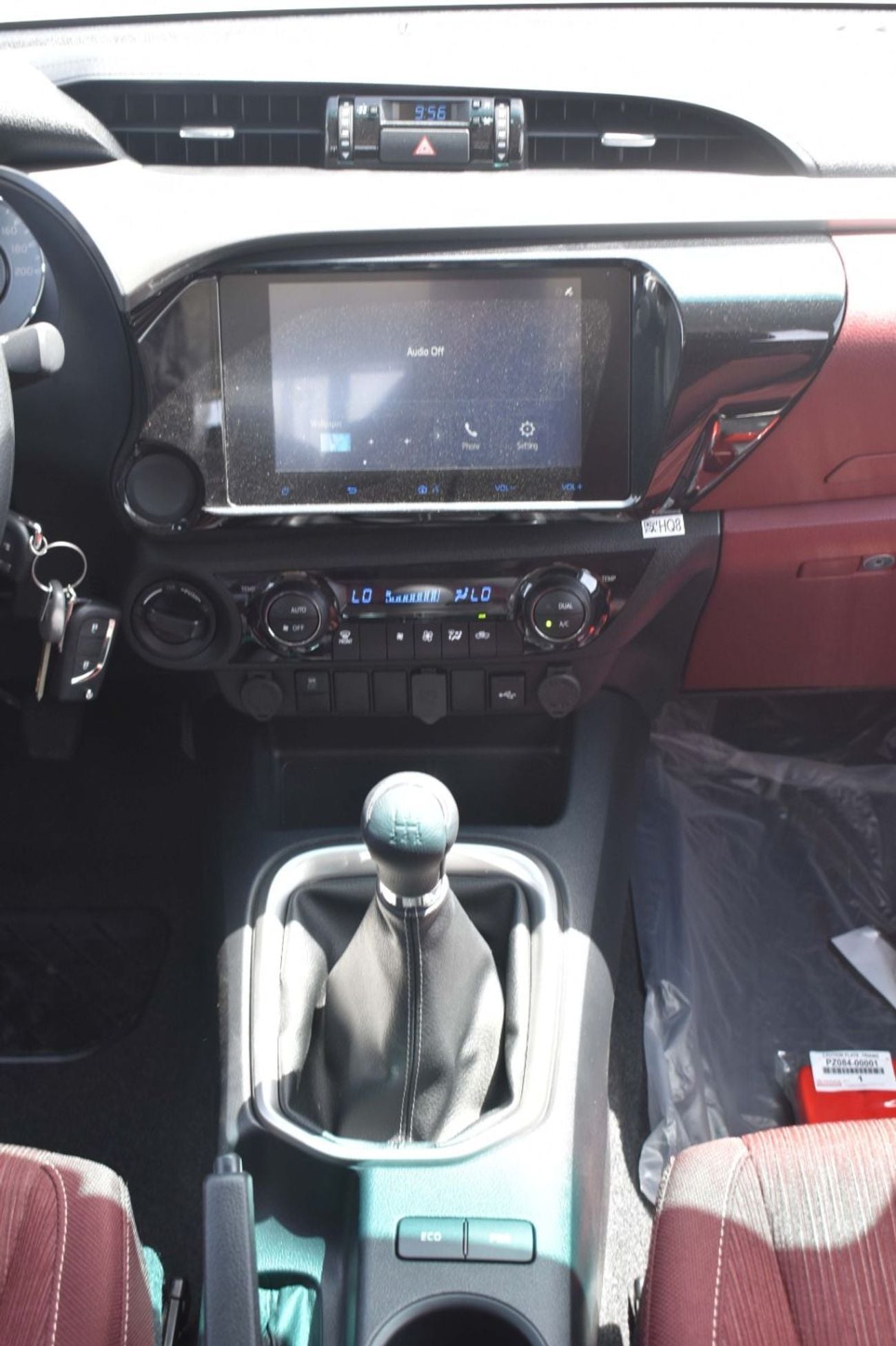 Toyota Hilux 2.7 л 2025 г. Белый