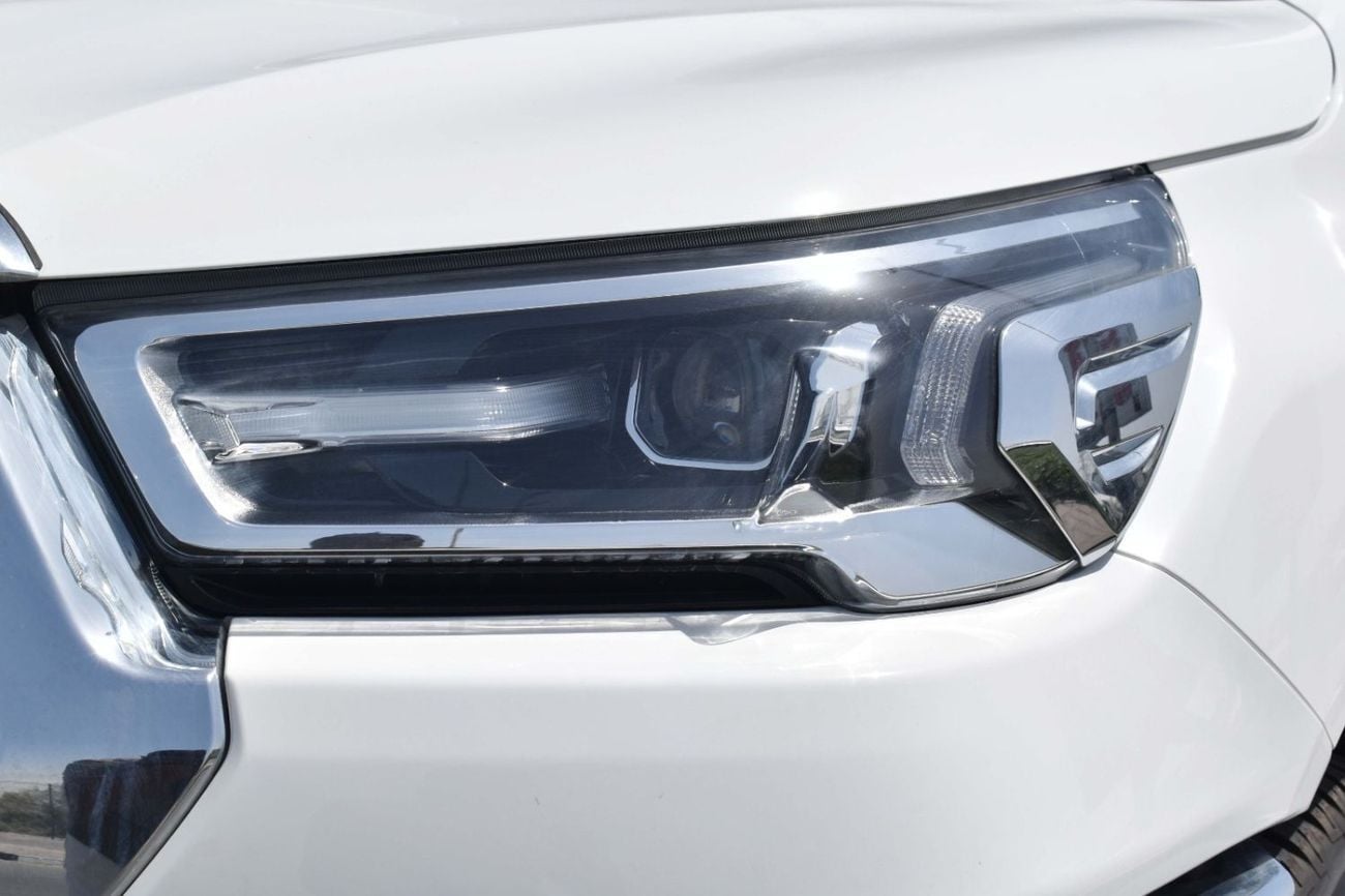 Toyota Hilux 2.7 л 2025 г. Белый