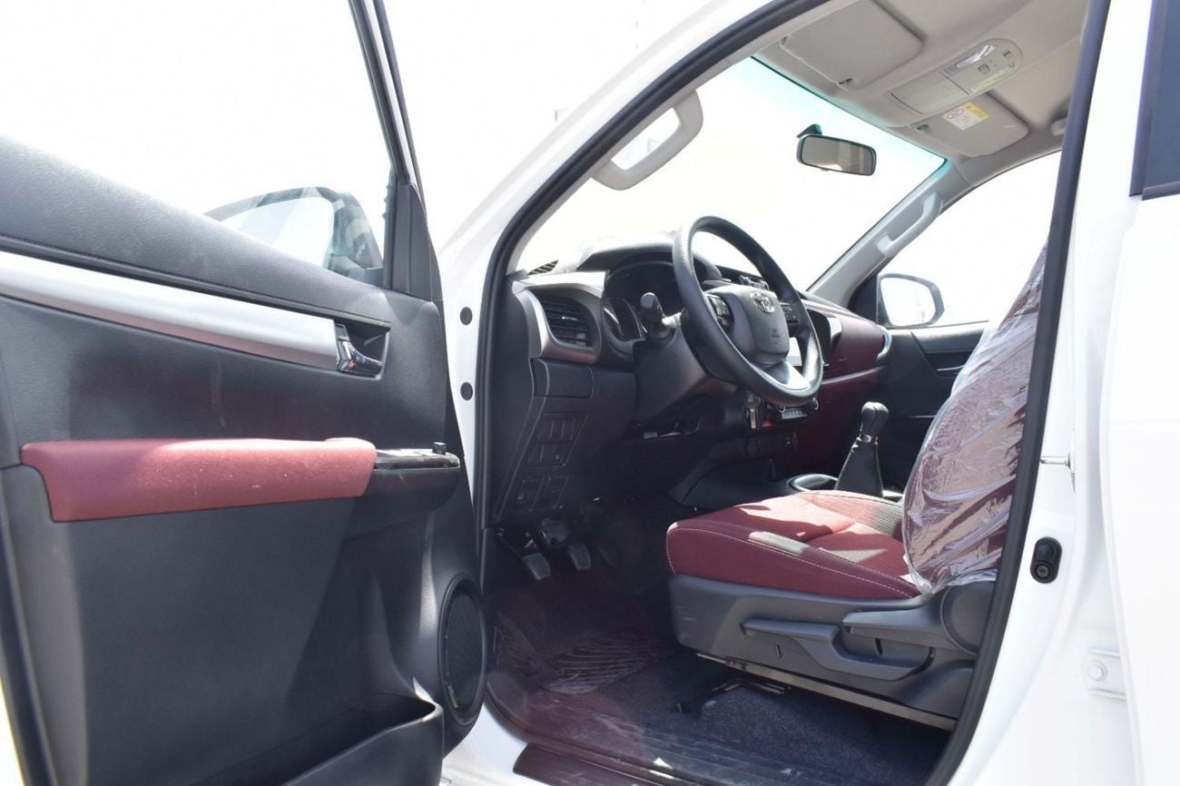 Toyota Hilux 2.7 л 2025 г. Белый