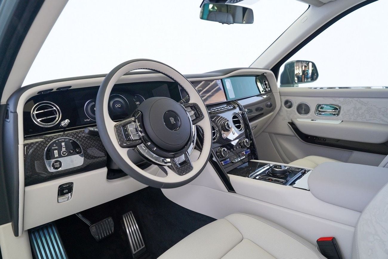 Rolls Royce Cullinan 6.7 л 2026 г. Серый, пробег 60 км