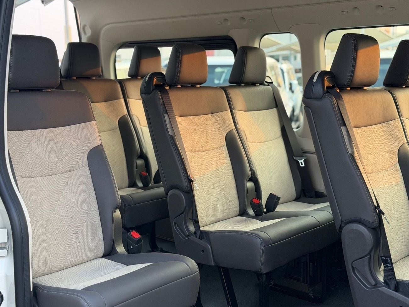 Toyota Hiace 3.5 л 2026 г. Белый