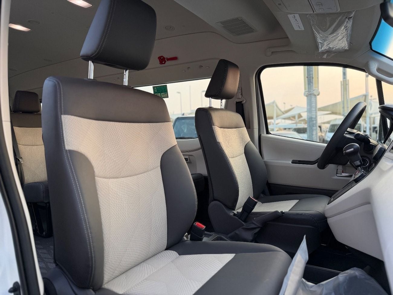 Toyota Hiace 3.5 л 2026 г. Белый