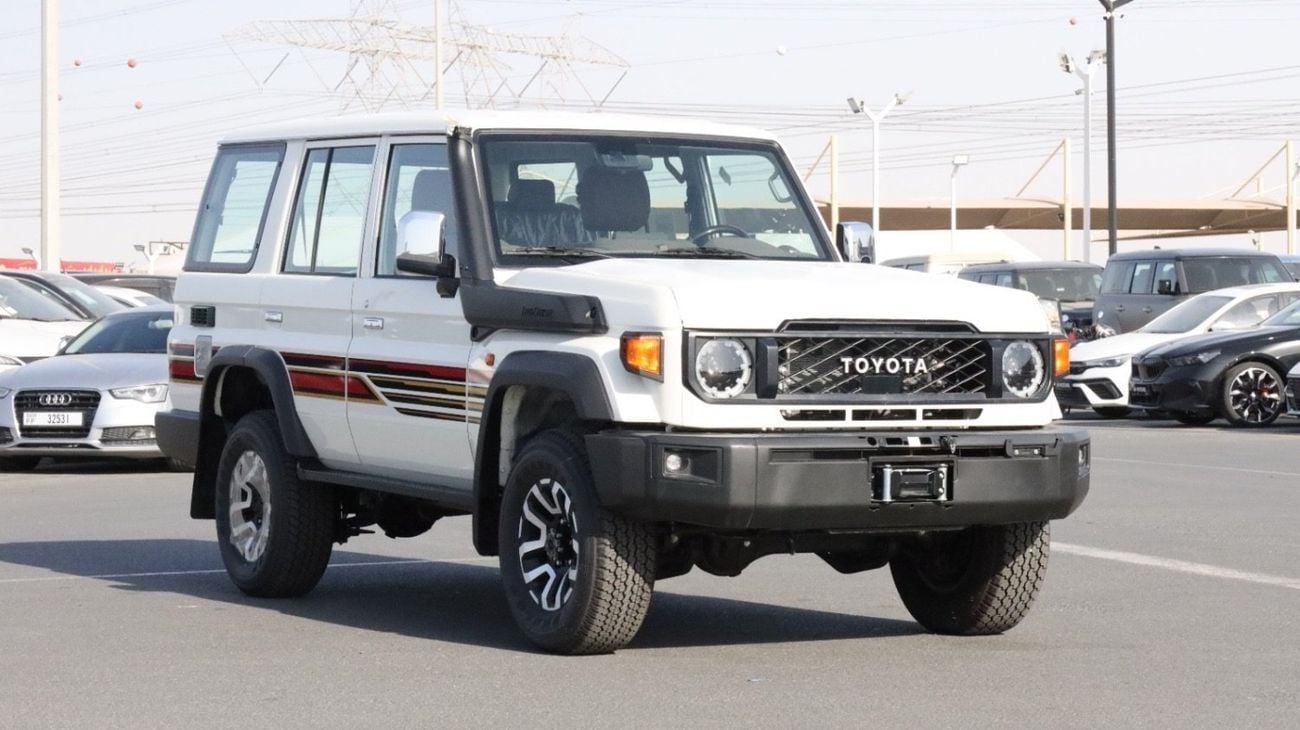 Toyota Land Cruiser 70 2.8 л 2025 г. Белый, пробег 8 км