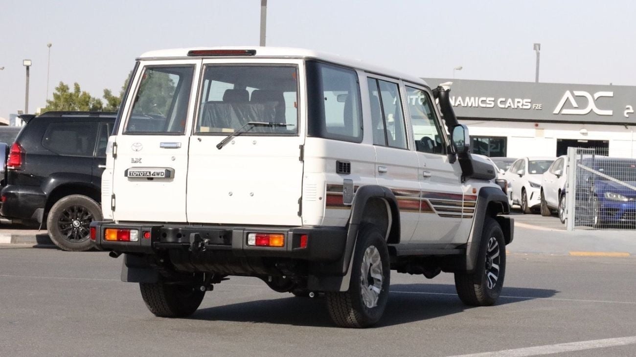Toyota Land Cruiser 70 2.8 л 2025 г. Белый, пробег 8 км