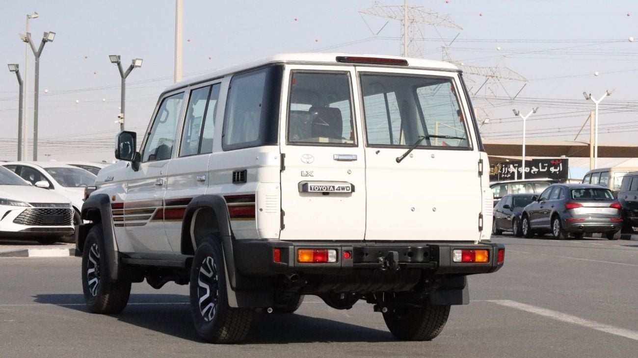 Toyota Land Cruiser 70 2.8 л 2025 г. Белый, пробег 8 км