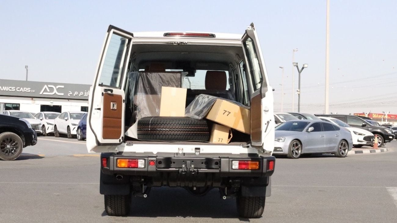 Toyota Land Cruiser 70 2.8 л 2025 г. Белый, пробег 8 км