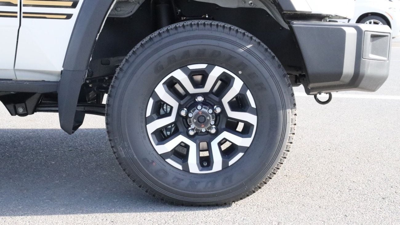 Toyota Land Cruiser 70 2.8 л 2025 г. Белый, пробег 8 км