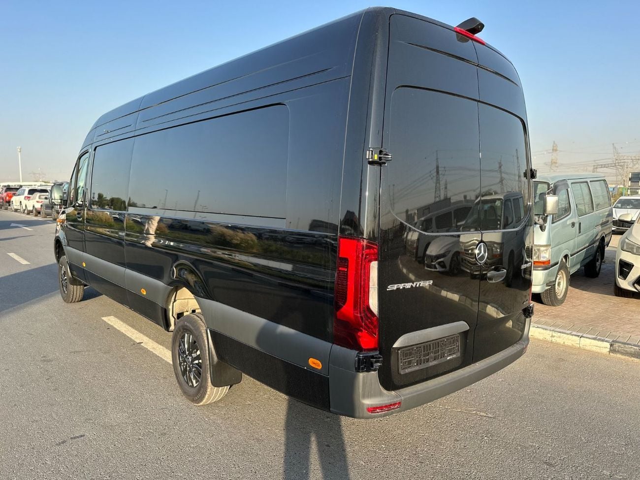 Mercedes Benz Sprinter 2.0 л 2027 г. Чёрный, пробег 10 км