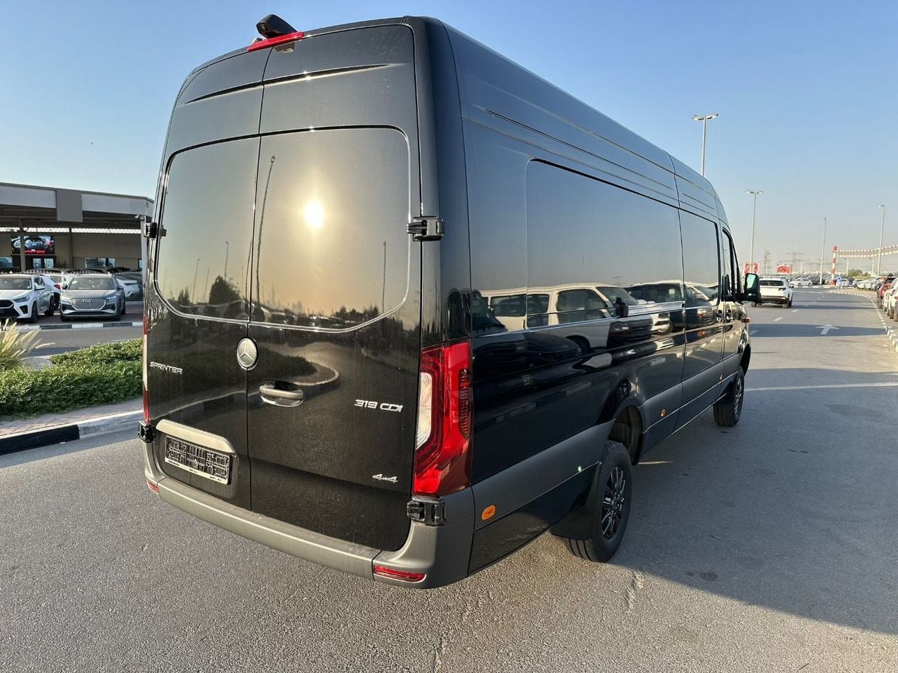 Mercedes Benz Sprinter 2.0 л 2027 г. Чёрный, пробег 10 км