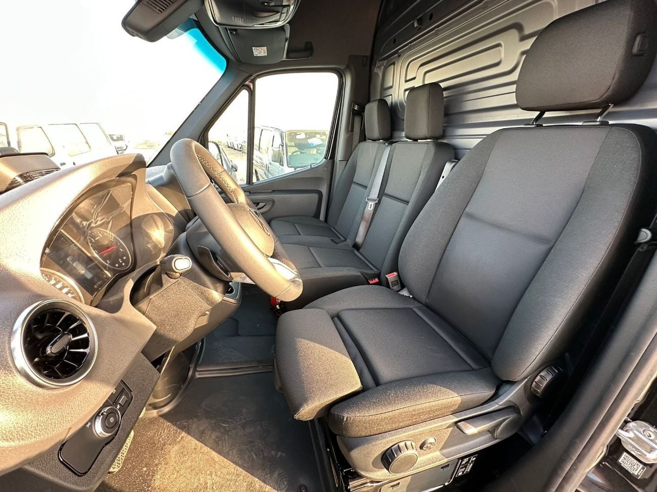 Mercedes Benz Sprinter 2.0 л 2027 г. Чёрный, пробег 10 км