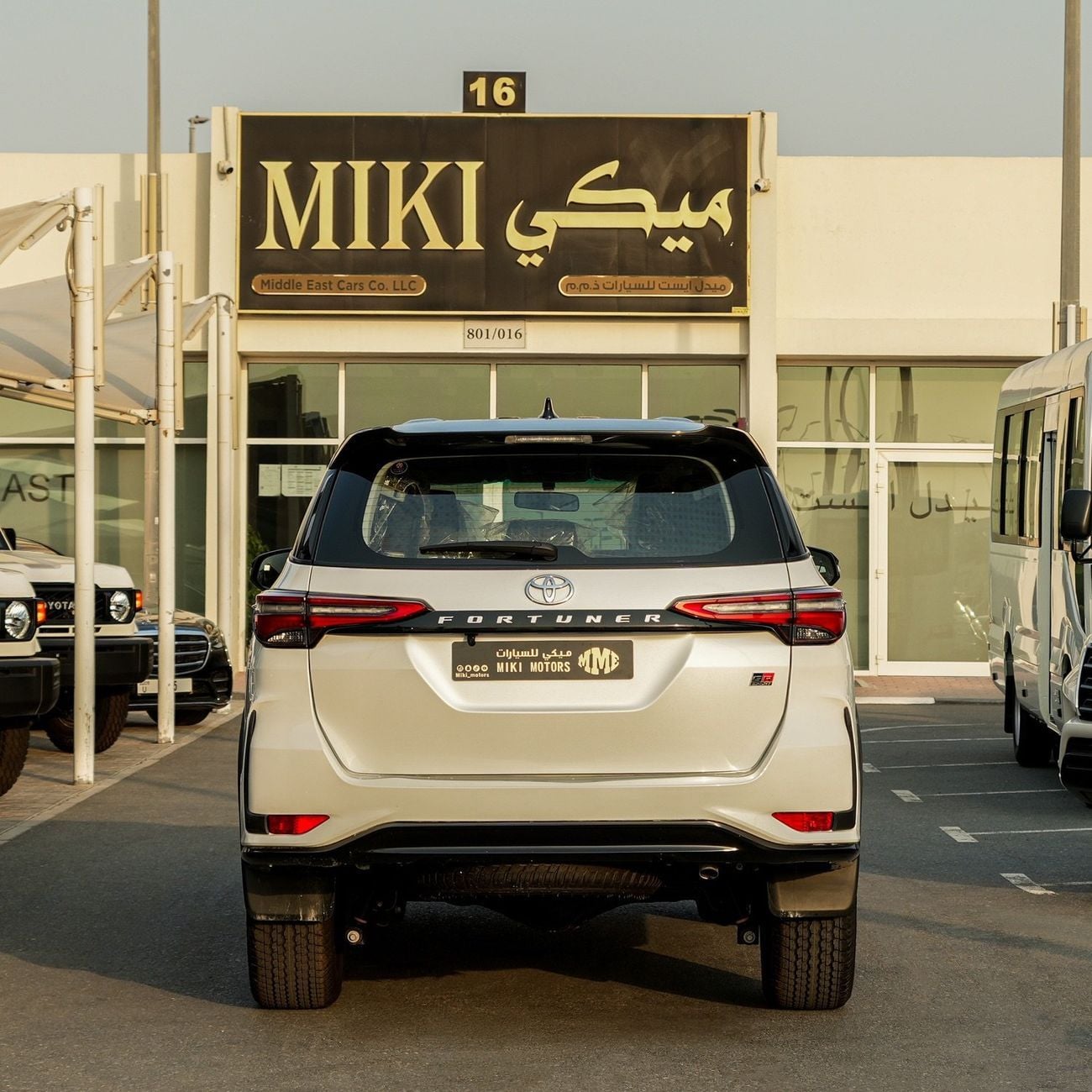 Toyota Fortuner 2.4 л 2026 г. Белый