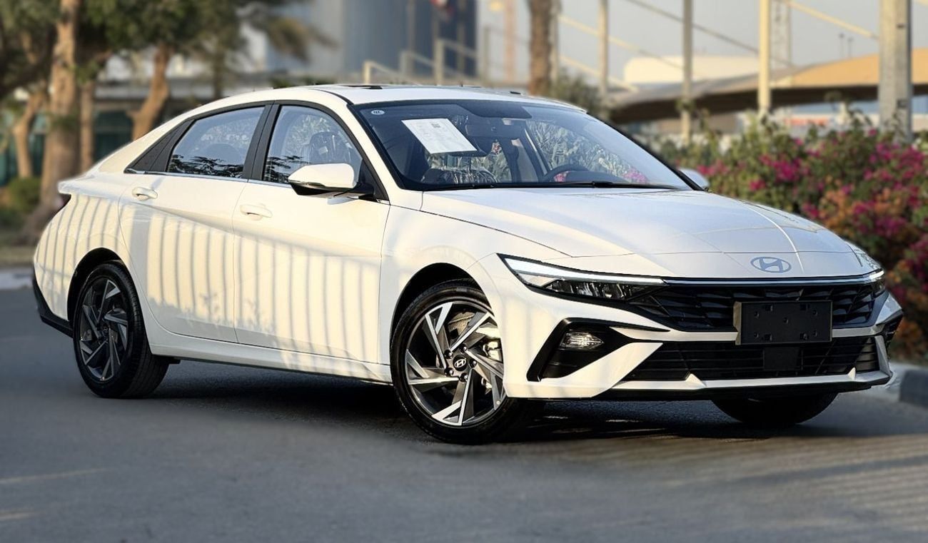 Hyundai Elantra 1.5 л 2025 г. Белый