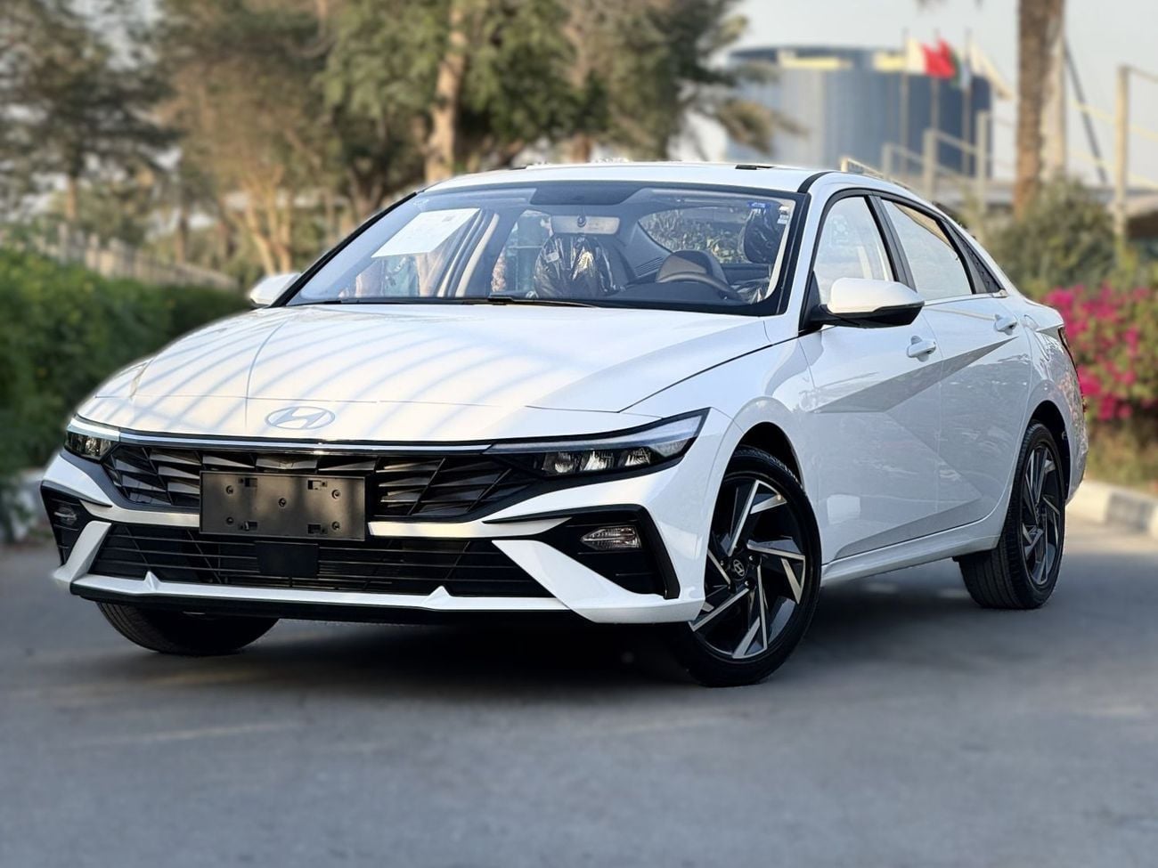 Hyundai Elantra 1.5 л 2025 г. Белый