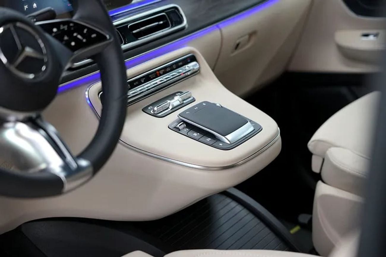 Mercedes Benz V 300 2.0 л 2026 г. Чёрный