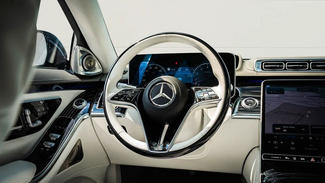 Mercedes Maybach S680 Maybach 4.0 л 2023 г. Другой, пробег 50 км