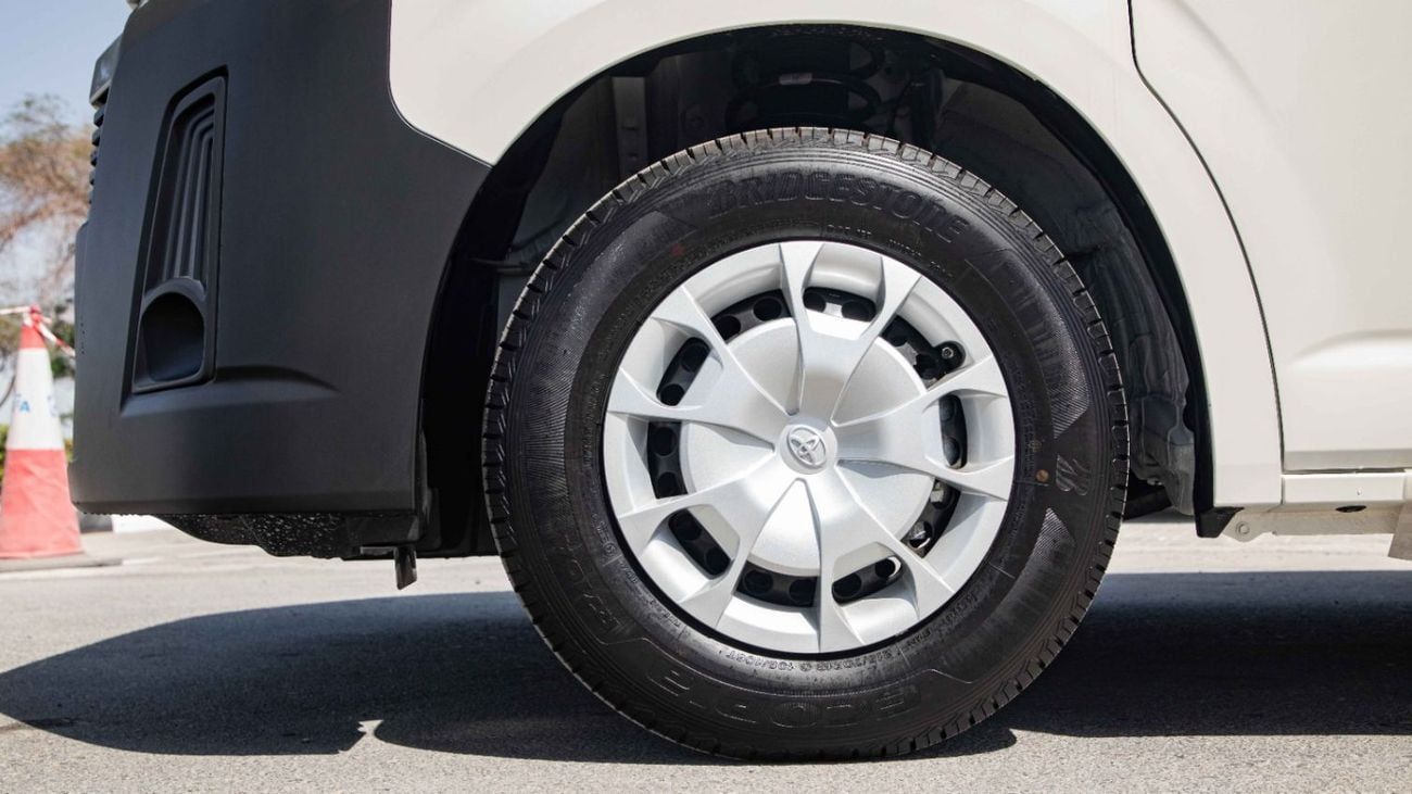 Toyota Hiace 3.5 л 2026 г. Белый