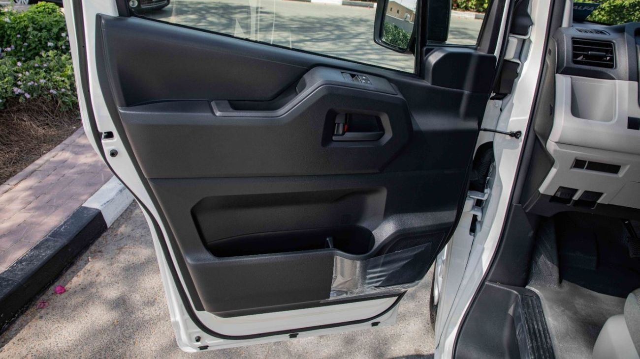 Toyota Hiace 3.5 л 2026 г. Белый