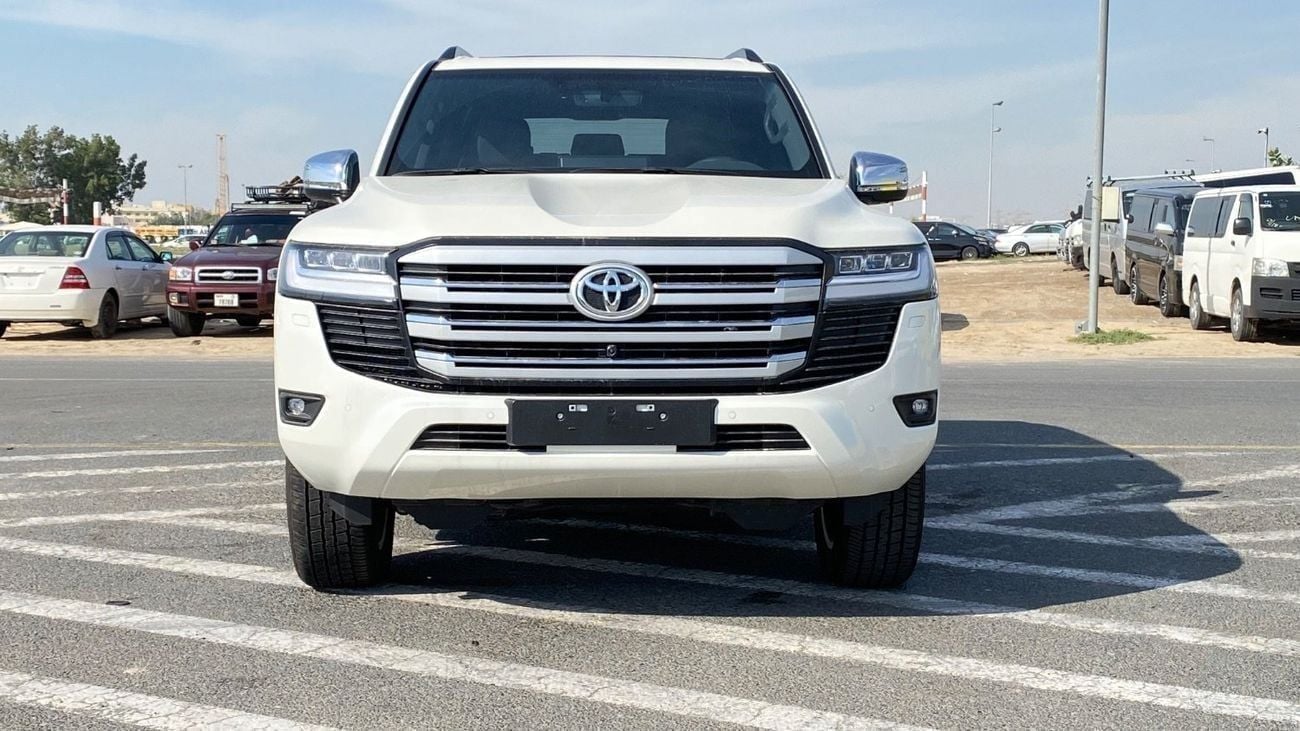 Toyota Land Cruiser 3.5 л 2026 г. Белый