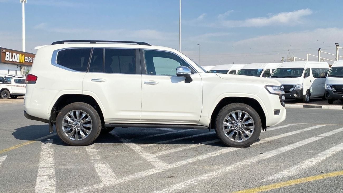 Toyota Land Cruiser 3.5 л 2026 г. Белый