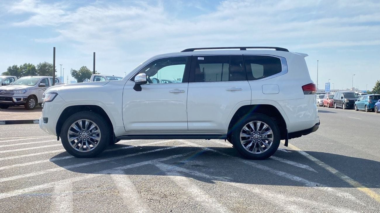 Toyota Land Cruiser 3.5 л 2026 г. Белый