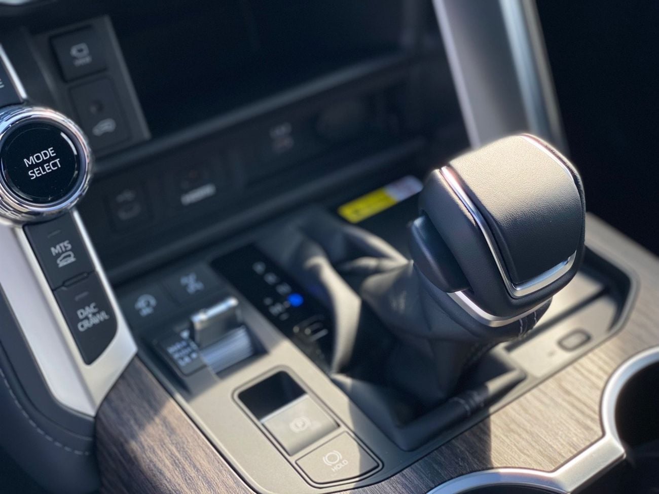 Toyota Land Cruiser 3.5 л 2026 г. Белый