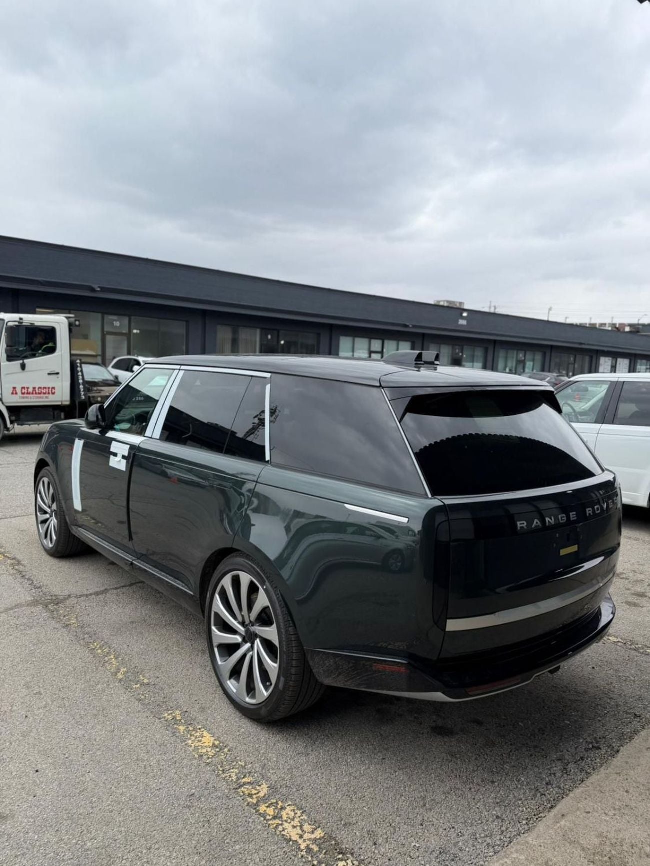 Land Rover Range Rover 4.0 л 2026 г. Зелёный