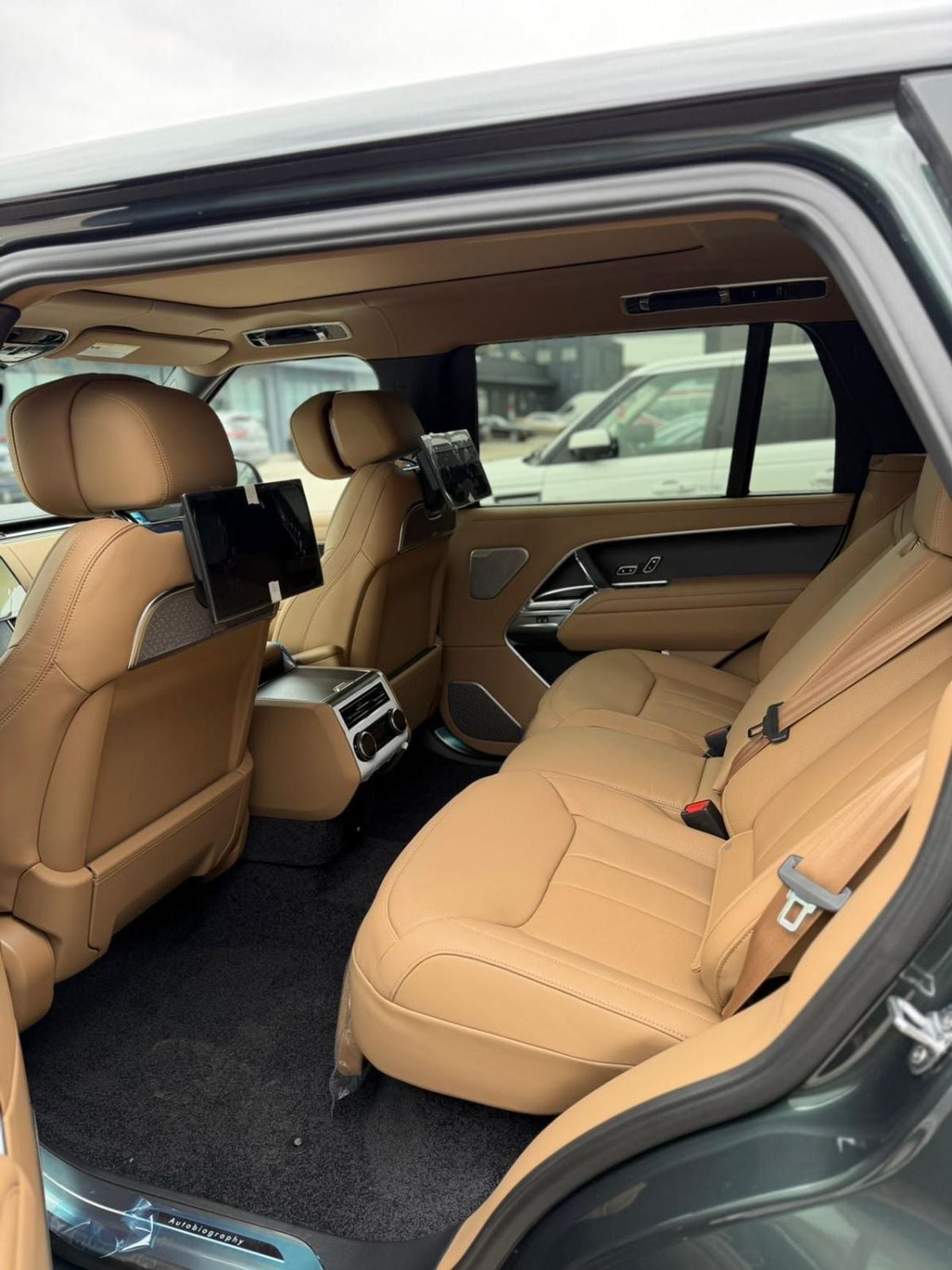 Land Rover Range Rover 4.0 л 2026 г. Зелёный