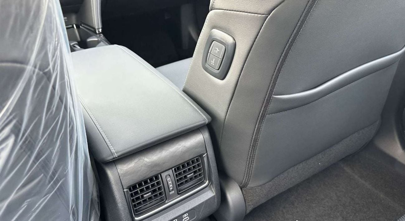 Toyota Camry 2.0 л 2026 г. Чёрный