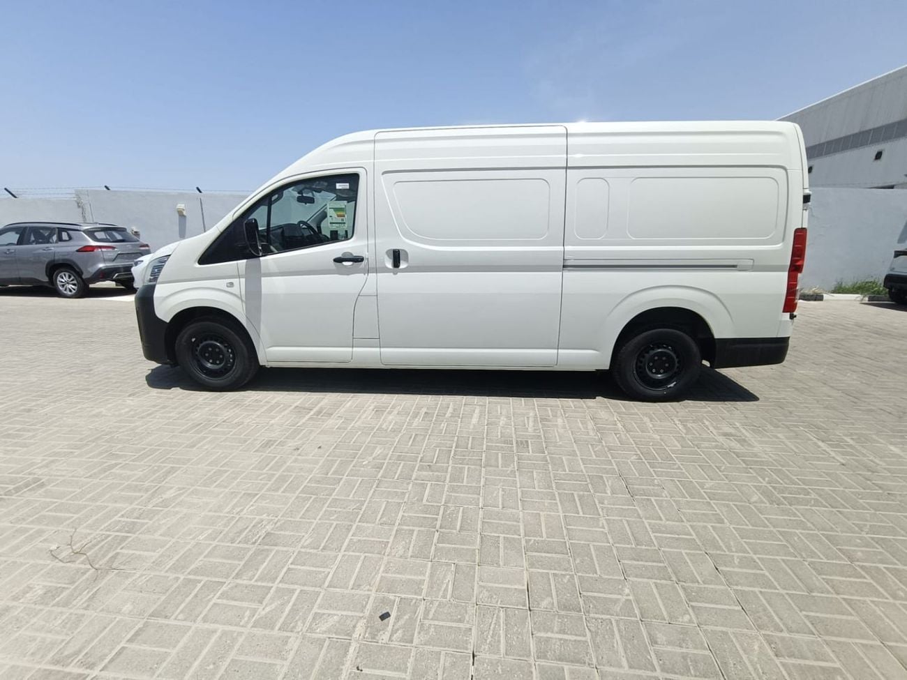 Toyota Hiace 3.5 л 2026 г. Белый