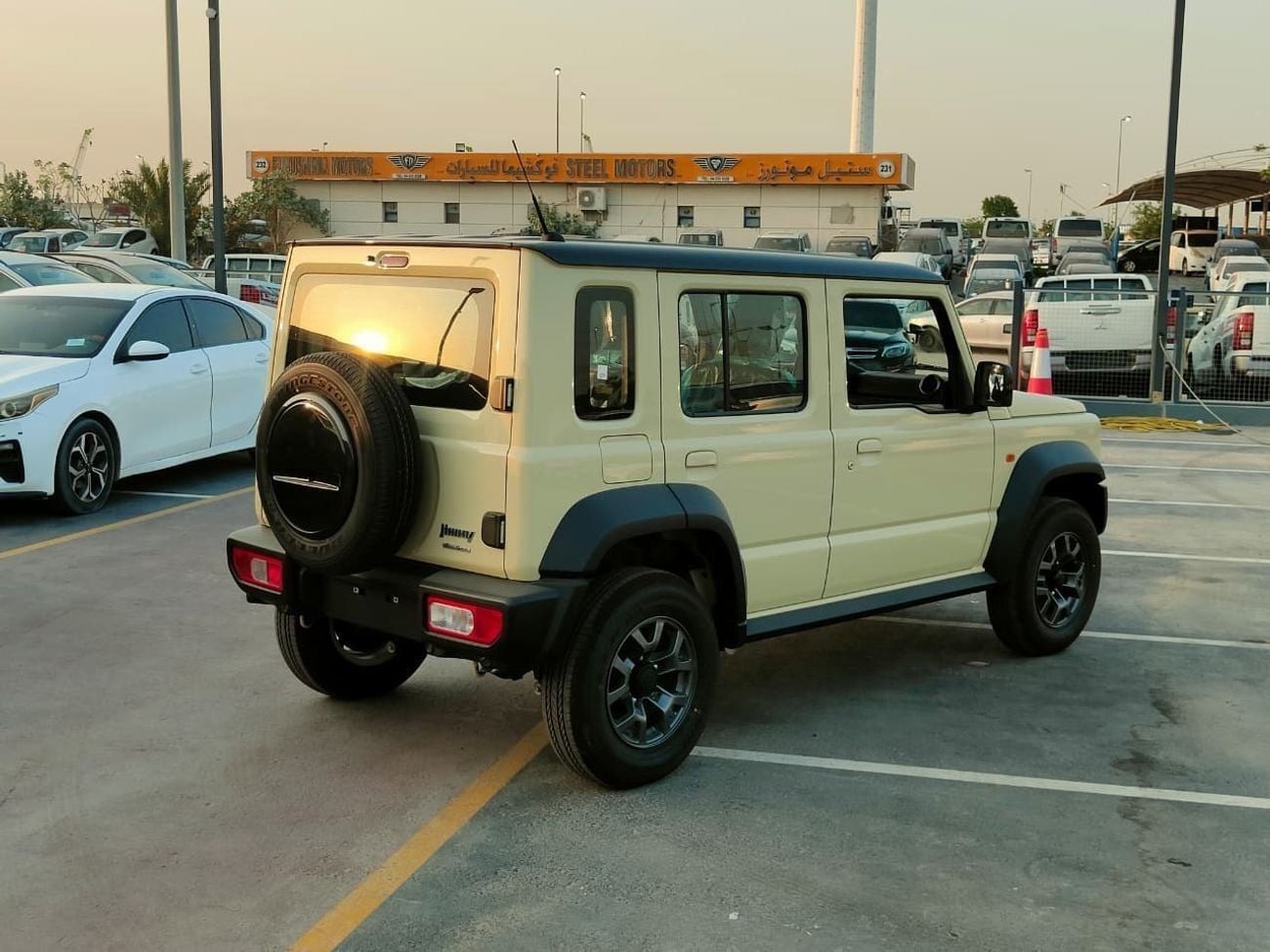 Suzuki Jimny 1.5 л 2026 г. Бежевый