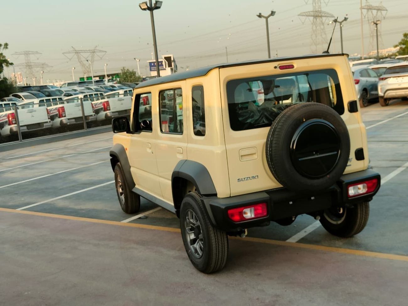 Suzuki Jimny 1.5 л 2026 г. Бежевый