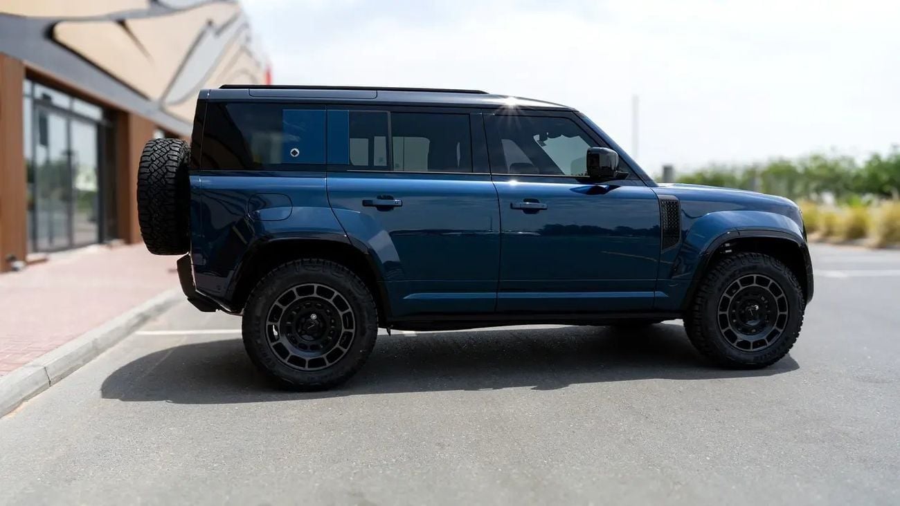 Land Rover Defender 5.0 л 2026 г. Синий