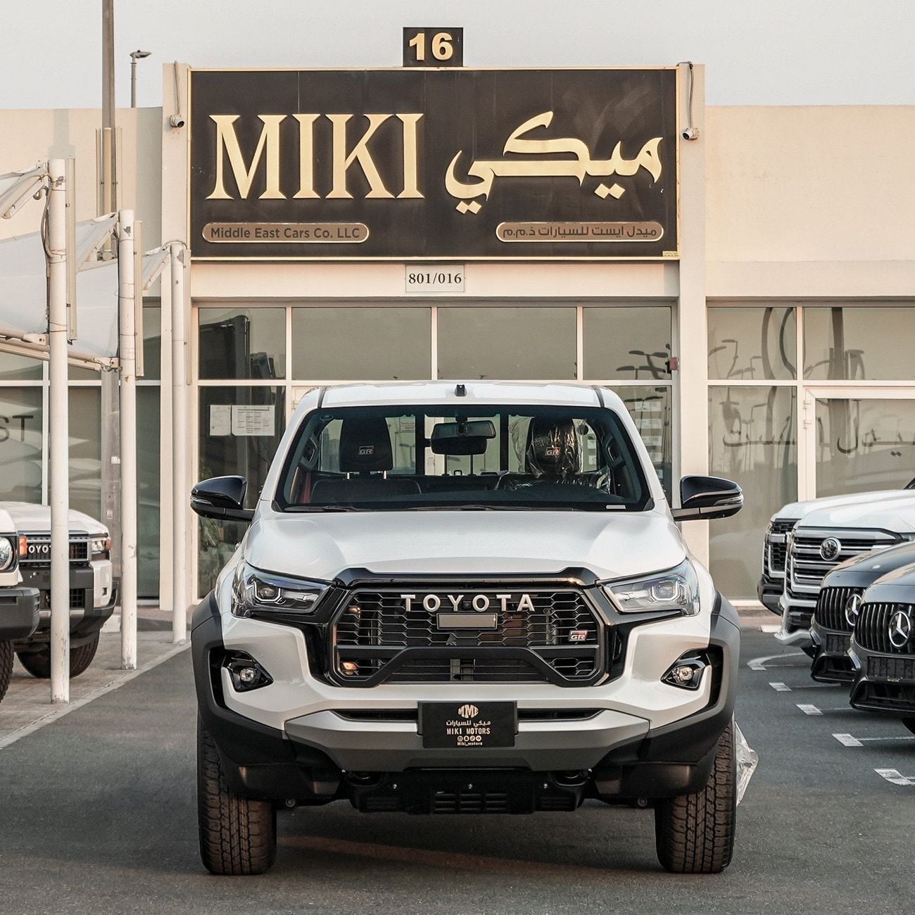 Toyota Hilux 2.8 л 2026 г. Белый